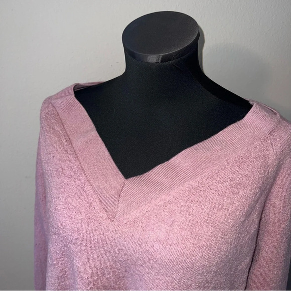 Anthropologie Mauve Dusty Rose Pink V Neck Boxy Relaxed Fit Merino Wool Sweater - Picture 5 of 8
